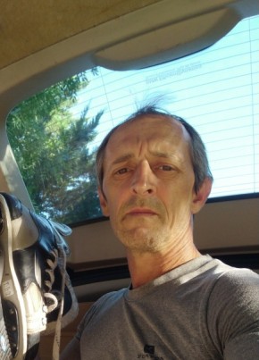 Michel, 55, République Française, Douarnenez