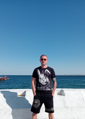 Валентин из Ейска 40 лет
