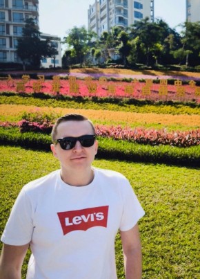 Максим из Калуги 36 лет