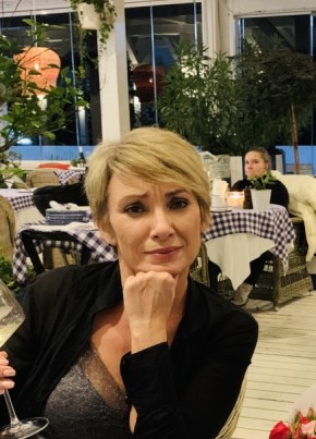 Галина, 51, Россия, Адлер