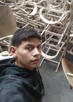 Carlos Andrés из Santafe de Bogotá 18 лет