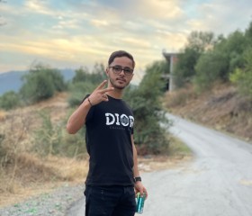 Momoh, 20, Tadmait