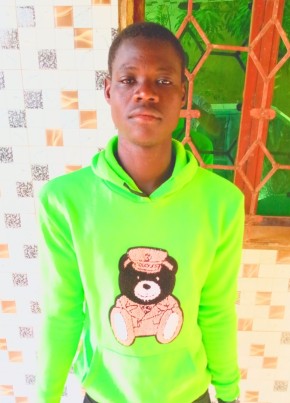 Tiendrebeogo oma, 23, Burkina Faso, Ouagadougou