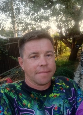 Денис из Эжвы 41 год