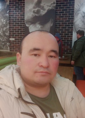 Артур, 34, Россия, Санкт-Петербург