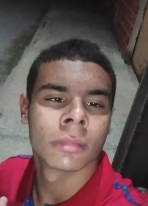 Lucas из Brasília 18 лет