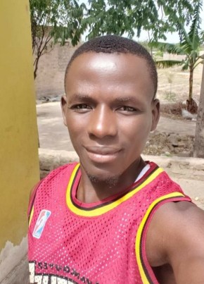 Edward, 27, Tanzania, Dar es Salaam