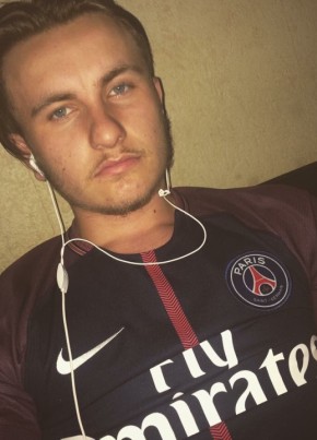 Brandon, 25, République Française, Le port de Grâce