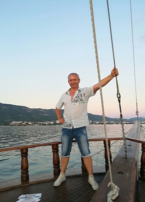 Андрей, 56, Россия, Геленджик