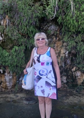 Алла, 61, Россия, Анапа