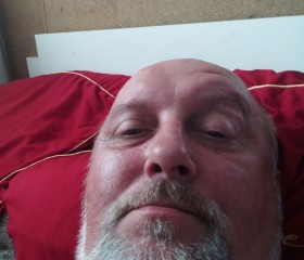 Vladimir, 51, Slough