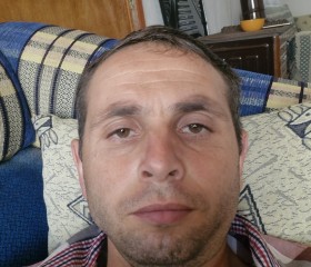 Emre, 35, Istanbul