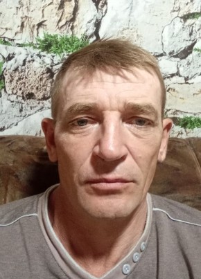 Олег из Свердловска 44 года