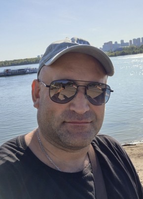 Павел из Москвы 42 года