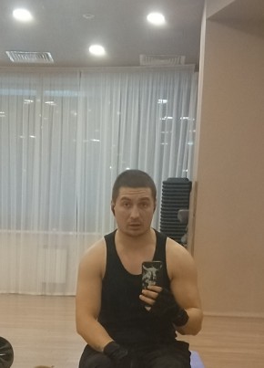 Илья из Железнодорожного (Московской обл.) 32 года
