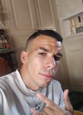 Valentin из Paris 22 года
