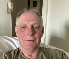 Alex, 70, North Providence