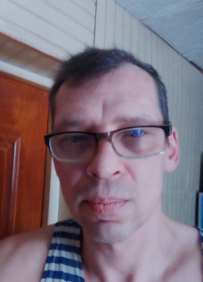 Юрий из Энгельса 47 лет