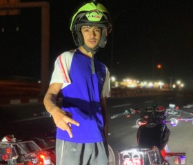 Miro, 18, Algiers