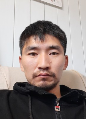 J.Uchrahbayar, 38, Монгол улс, Улаанбаатар