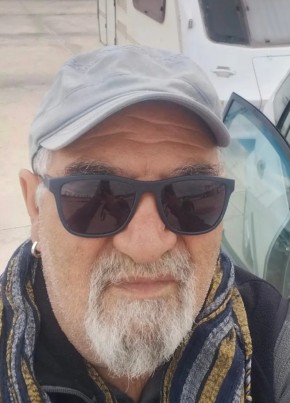 Reşit Göçmen, 68, Türkiye Cumhuriyeti, İzmir