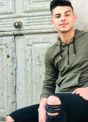 Akram из El Khroub 24 года