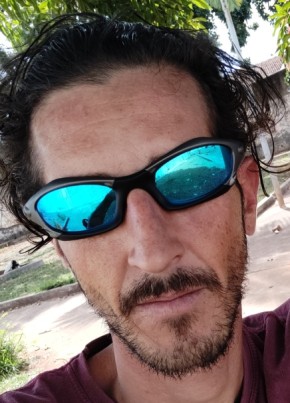 João, 34, República Federativa do Brasil, Cosmópolis