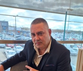 Dimitar, 44, Leicester