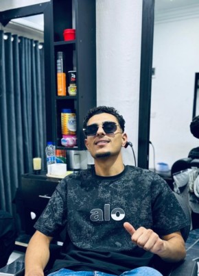 حار из بنغازي 26 лет