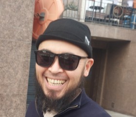 Make, 34, Bishkek