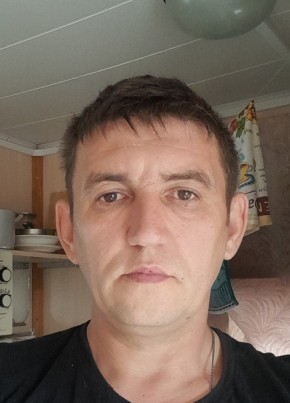 Александр, 39, Россия, Пугачев