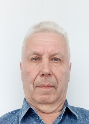 Василий Воробьев из Омска 73 года