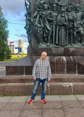 Антон из Москвы 57 лет