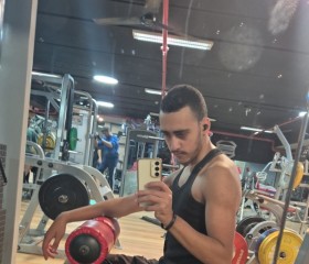 Mahmod, 18, Tel Aviv