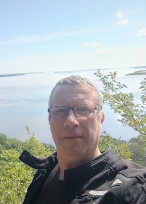 Антон из Хабаровска 46 лет