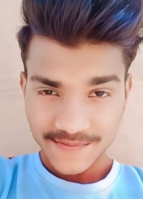 Deepak Kumar, 23, India, Vapi