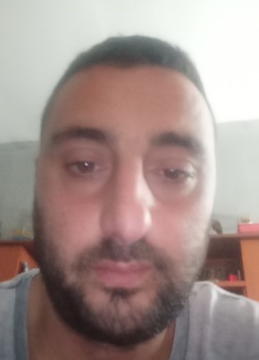 Salvatore, 33, Repubblica Italiana, Mercato San Severino