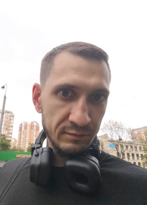 Кирилл из Москвы 34 года