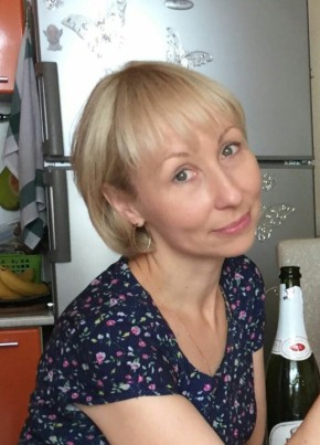 Ксения, 49, Россия, Санкт-Петербург