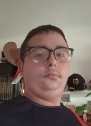 Rubén, 22, Spain, Badalona
