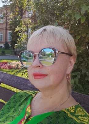 Марина из Саратова 49 лет