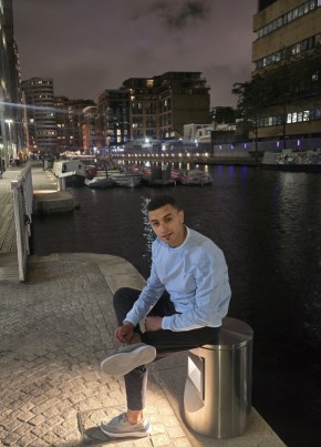 Amr из London 26 лет