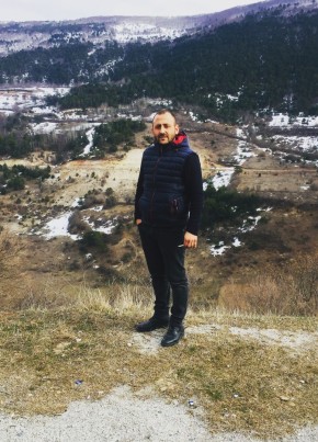 özgür, 40, Türkiye Cumhuriyeti, İstanbul