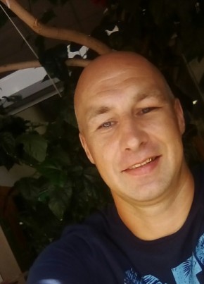 Валентин, 43, Россия, Псков