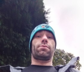Artur, 36, Dukinfield