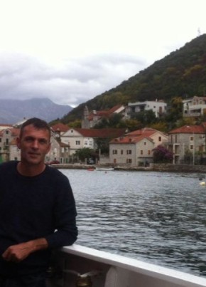 Mentor, 44, Republika e Kosovës, Fushë-Kosova
