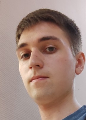 Максим из Тюмени 24 года