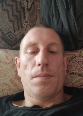 Денис из Омска 29 лет