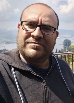Sergio Tovar, 36, República de Colombia, Santafe de Bogotá