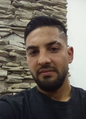 Leonard из Târgoviște 23 года